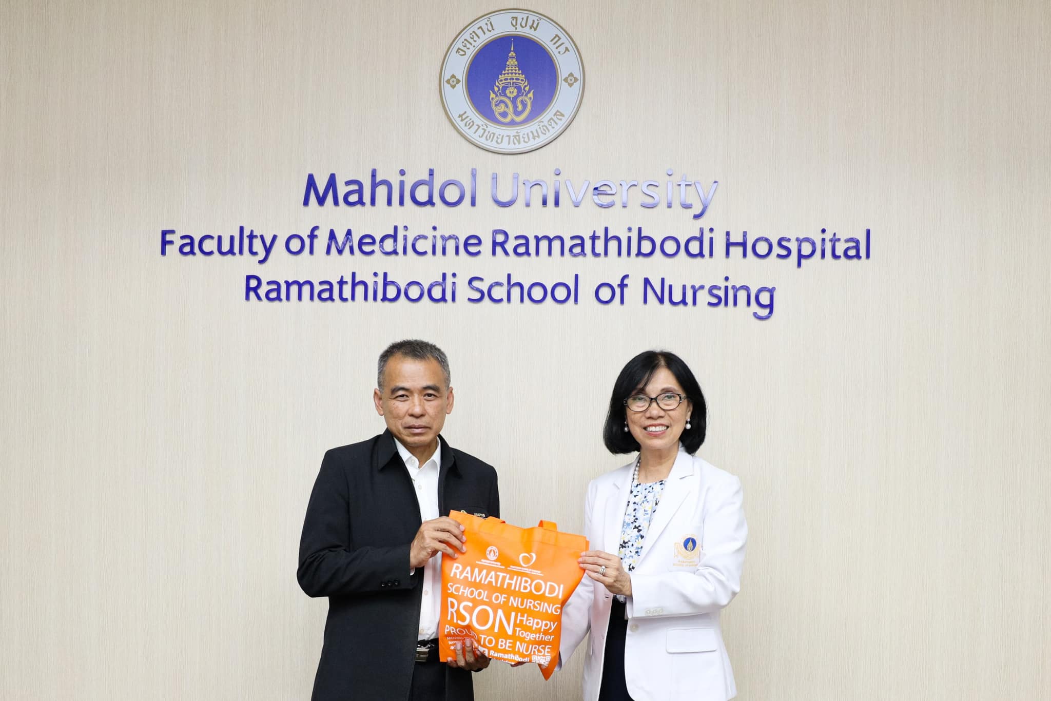 Ramathibodi School of Nursing, Faculty of Medicine Ramathibodi Hospital, Mahidol University, had a collaborative meeting with Faculty of Applied Science, King Mongkut's University of Technology North Bangkok (KMUTNB).