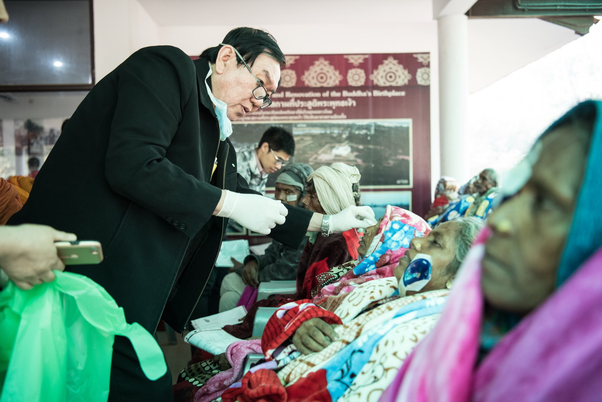 โครงการผ่าตัดตาให้แก่ชาวเนปาล เพื่อถวายเป็นพระราชกุศลพระบาทสมเด็จพระปรมินทรมหาภูมิพลอดุลยเดช บรมนาถบพิตร (Cataract Microsurgical Workshop Lumbini, Nepal: In commemoration of the late His Majesty King Bhumibol Adulyadej of Thailand)