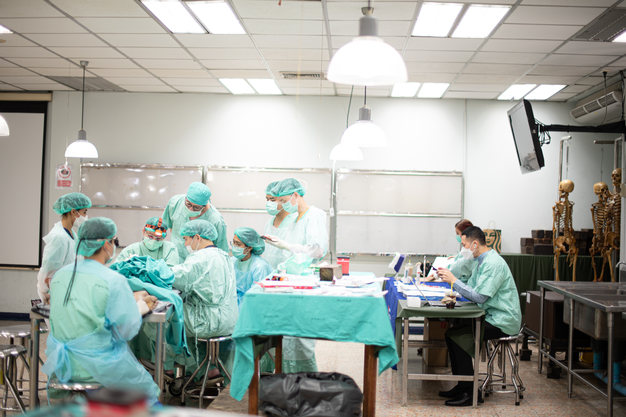 โครงการปฏิบัติการการผ่าตัดและศึกษาวิจัยทางศัลยศาสตร์ (Clinical Anatomy and Research Education Laboratory Project) CARE Lab 2024
